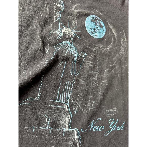 Vintage New York City Statue of Liberty Iridescent Print M Black T-shirt - Picture 3 of 6